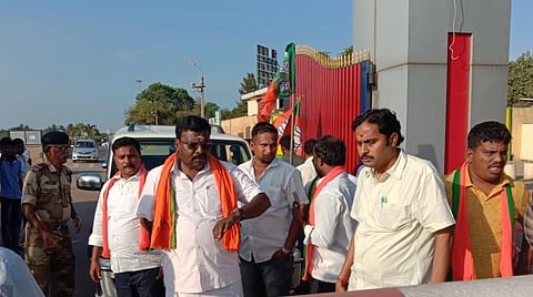 என்எல்சி சுரங்கப் பகுதியில் மாஸ்டர் பட ஷூட்டிங்கிற்கு ஆதரவு எதிர்ப்பும்: தொடர்ந்து நடைபெறும் படப்பிடிப்பு