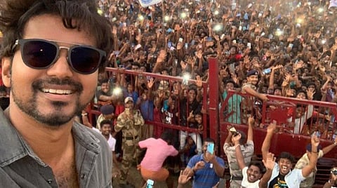 விஜய் வெளியிட்ட செல்ஃபி: பிரபலங்களின் கருத்துகள்