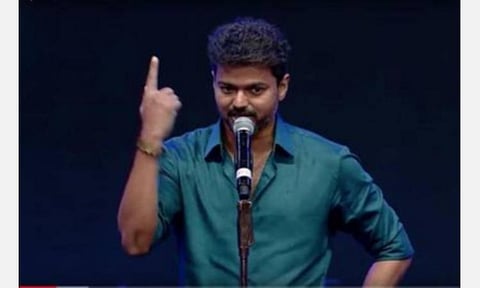நடிகர் விஜய், அன்புச் செழியனின் ஆடிட்டர்கள் வருமான வரி அலுவலகத்தில் 2-வது நாளாக நேரில் ஆஜர்: ஏஜிஎஸ் நிறுவன நிர்வாகியும் ஆஜராகி விளக்கம்