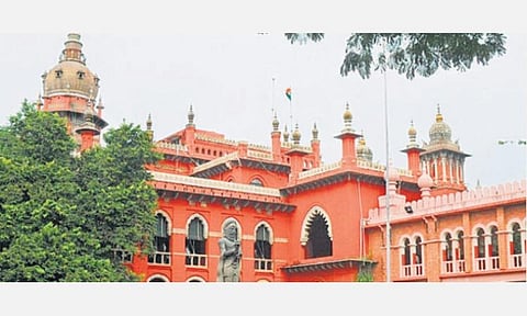 போலி பத்திரிகையாளர்களை களையெடுக்க 3 சங்கங்களை மட்டுமே அங்கீகரிக்க வேண்டும்: தமிழக அரசிடம் நீதிபதிகள் கருத்து ﻿