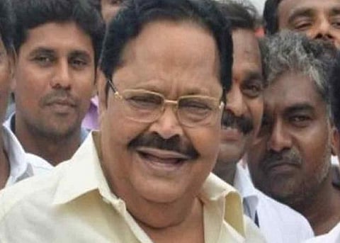 அமைச்சர் பாண்டியராஜன் மீதான உரிமை மீறல்: சபாநாயகர் மறுத்ததால் திமுக வெளிநடப்பு