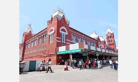 சென்ட்ரல் ரயில் நிலைய பிளாட்பார்ம் டிக்கெட் ரூ.15 ஆக உயர்வு