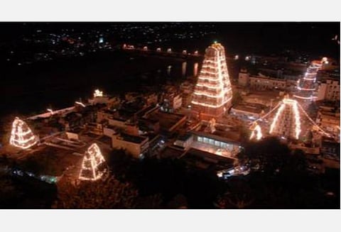ஆந்திரா, தெலங்கானாவில் மகா சிவராத்திரி விழா: அதிகாலை முதல் திரளான பக்தர்கள் பங்கேற்பு
