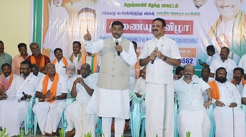 நிகழ்ச்சியில் பேசும் முரளிதர ராவ்