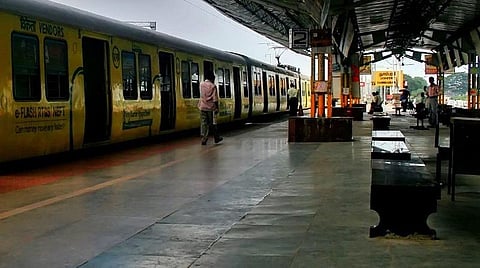 தாம்பரம், செங்கல்பட்டு, அரக்கோணம் உள்ளிட்ட 8 ரயில் நிலையங்களில் விரைவில் பேட்டரி வாகன வசதி