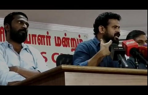 சிஏஏ வந்தால்தான் அகதியா?-  டெல்லி கலவரத்தால் பாதிக்கப்பட்டவர்கள் இப்போதே அகதிகளாகத்தான் வாழும் நிலை: இயக்குநர் அமீர் பேச்சு