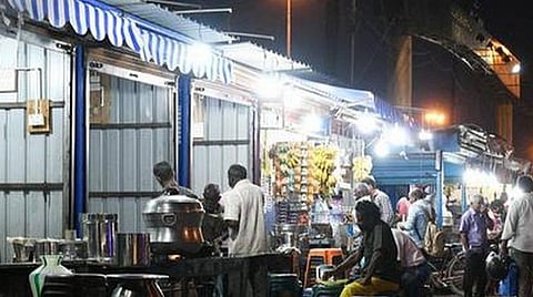 வங்கி கடன், பொருளாதார உதவிகளை எளிதாக பெற தெரு வியாபாரிகளை ஒருங்கிணைத்து குழு உருவாக்கும் பணி தொடக்கம்: தமிழ்நாடு நகர்ப்புற வாழ்வாதார இயக்கம் சார்பில் ஏற்பாடு