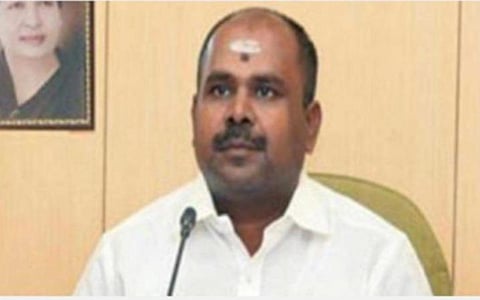 தகுதியானவர்களுக்கு முதியோர் உதவித்தொகை, வீட்டுமனைப்பட்டா உடனடியாக வழங்குக: அமைச்சர் ஆர்.பி.உதயகுமார் உத்தரவு