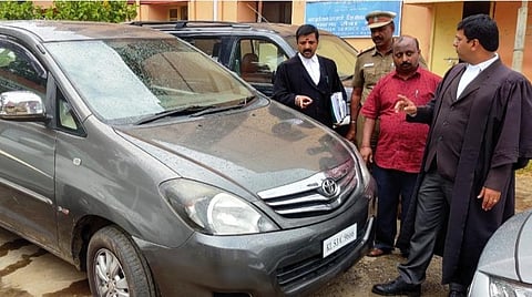 கோடநாடு கொலை, கொள்ளைக்குப் பயன்படுத்தப்பட்ட வாகனங்கள்: அடையாளம் காட்டினார் கிராம நிர்வாக அலுவலர் உதவியாளர்