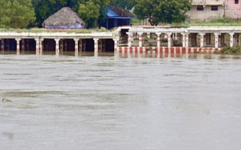 நெல்லை, தென்காசி மாவட்டங்களில் இழுத்தடிக்கப்படும் ரூ.340 கோடி செலவிலான குடிநீர் திட்டப்பணிகள்: ஊரக குடியிருப்புப் பகுதிகளில் தண்ணீர் தட்டுப்பாடு