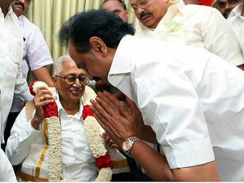 இனமான இமயம் உடைந்துவிட்டது: ஸ்டாலின் கைப்பட எழுதிய இரங்கல் கவிதை