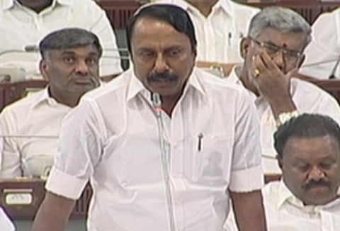 10-ம் வகுப்பு பொதுத்தேர்வு மதிப்பெண் சான்றிதழில் மாணவர், பெற்றோர் பெயர் அச்சிடப்படும் : அமைச்சர் செங்கோட்டையன் தகவல்  