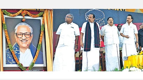 மறைந்த திமுக பொதுச் செயலாளர் க.அன்பழகனின் படத்திறப்பு நிகழ்ச்சி சென்னை அண்ணா அறிவாலயத்தில் உள்ள கலைஞர் அரங்கில் நேற்று நடந்தது. நிகழ்ச்சியில் க.அன்பழகனின் உருவப் படத்தை திமுக தலைவர் மு.க.ஸ்டாலின் திறந்து வைத்தார். துரைமுருகன், கி.வீரமணி, வைகோ, கே.பாலகிருஷ்ணன், முத்தரசன், கே.எஸ்.அழகிரி,திருமாவளவன், பாரிவேந்தர் உள்ளிட்டோர் உடனிருந்தனர். படம்: ம.பிரபு