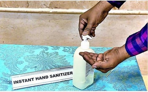 சோப், திரவ சோப் மற்றும் கைகழுவும் திரவத்தை அதிக விலைக்கு விற்றால் கடும் நடவடிக்கை: தொழிலாளர் துறை எச்சரிக்கை