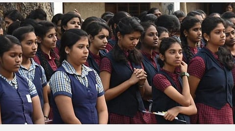 சிறப்பு வகுப்புகள் நடத்தினால் கடும் நடவடிக்கை- பள்ளிக் கல்வித்துறை