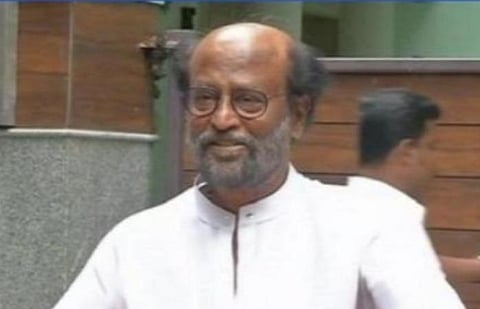 கரோனா தடுப்பு நடவடிக்கைக்கு ரஜினி பாராட்டு: வாழ்வாதாரம் பாதிக்கப்பட்ட மக்களுக்கு அரசு உதவித் தொகை அளிக்க வேண்டுகோள்