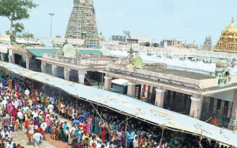 பழநி மலைக்கோயிலுக்கு பக்தர்கள் செல்ல தடை: ஆகமவிதிப்படி பூஜைகள் நடைபெறும் என அறிவிப்பு