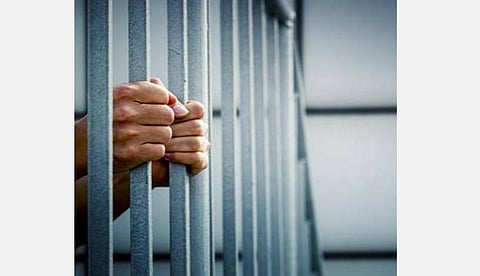 ஆயுள் கைதிகளை பரோலில் விடுவிக்க மே.வங்கம் முடிவு?