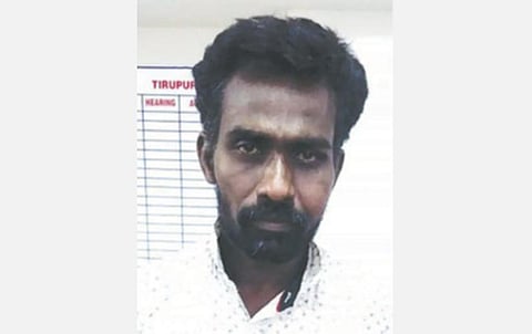 திருப்பூர் ஆட்சியர் அலுவலகத்துக்குள் புகுந்து இரும்பு செயினால் தாக்கிய நபர் கைது