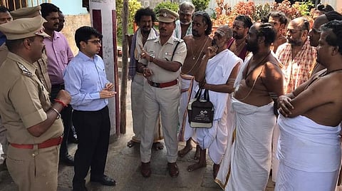 சிதம்பரம் நடராஜர் கோயிலில் நடைபெற்ற ஆலோசனைக் கூட்டம்.