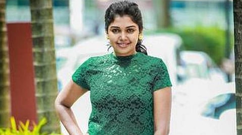 மாஸ்க், சானிடைசர்களின் விலை; பணம் சம்பாதிக்கப் பார்க்காதீர்கள்: ரித்விகா சாடல்