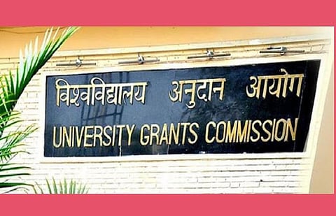 மத்திய அரசின் கல்லூரி, சிபிஎஸ்சி ஆசிரியர்கள் வீட்டிலிருந்து பணியாற்ற  மத்திய அரசு உத்தரவு : தமிழக அரசும் அமல்படுத்துமா?