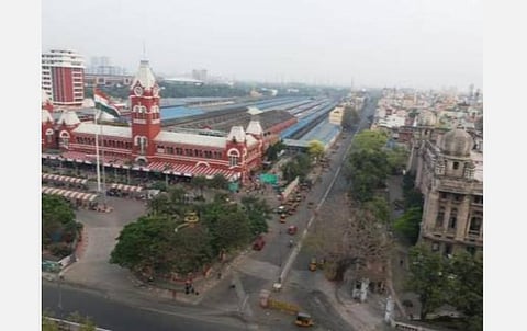பிரதமரின் வேண்டுகோளை ஏற்று இன்று மக்கள் ஊரடங்கு- பேருந்து, ரயில்கள் ஓடாது; கடைகள் அடைப்பு: வீட்டைவிட்டு மக்கள் வெளியே வரவேண்டாம் என அறிவுறுத்தல்