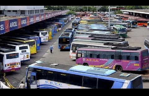 மாநிலங்களுக்கிடையே இயக்கப்படும் அரசு, தனியார் பேருந்து சேவை, மெட்ரோ ரயில் சேவை நிறுத்தம்: முதல்வர் பழனிசாமி அறிவிப்பு