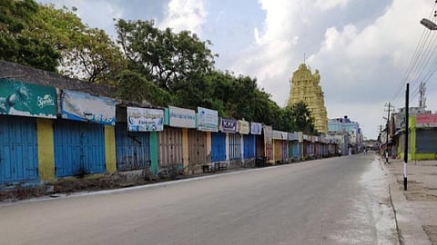 ராமநாதபுரம் மாவட்டத்தில் 100 சதவீதம்: கடைகள் அடைப்பு, பேருந்துகள் இயங்கவில்லை- தனித் தீவானது ராமேசுவரம்