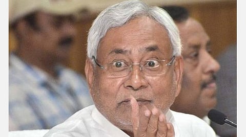வெளிமாநிலங்களில் சிக்கியுள்ள பிஹார் தொழிலாளர்களின் செலவை ஏற்றுக்கொள்வோம்: முதல்வர் நிதிஷ்குமார் அறிவிப்பு
