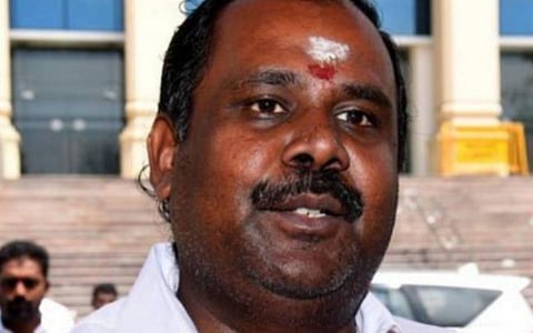 மக்கள் பணியில் ஈடுபடும் பத்திரிகை நண்பர்களே பாதுகாப்பாக இருங்கள்.. அமைச்சர் ஆர்.பி.உதயகுமார் வேண்டுகோள்