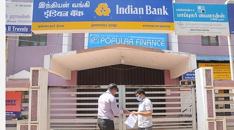 கரோனா பாதிப்பு எதிரொலி: மதுரை அண்ணாநகர் பகுதியில் வங்கிகள் மூடல்