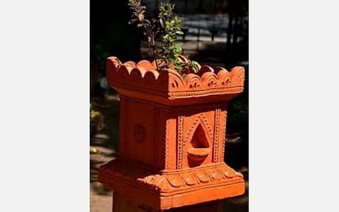 ஆரோக்கியம் தரும் துளசி பூஜை ;  பூஜை முறை இப்படித்தான்! 