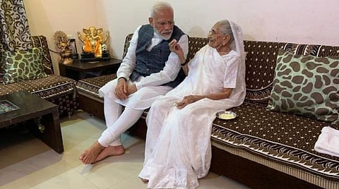 தாயுடன் பிரதமர் மோடி: கோப்புப் படம்