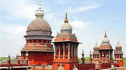 கரோனா பரவலைத் தடுக்க நீதிமன்றங்கள் மூடல்; ஆன்லைனில் அவசர வழக்கை தாக்கல் செய்ய வழிமுறைகள் வேண்டும்: உயர் நீதிமன்ற பதிவுத்துறைக்கு வழக்கறிஞர்கள் கோரிக்கை