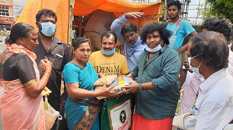 கரோனா வைரஸ் பாதிப்பு: நடிகர்களுக்கு யோகி பாபு உதவி