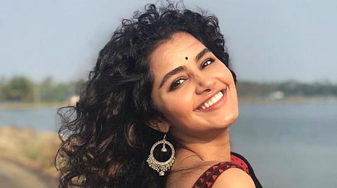 ஃபேஸ்புக் பக்கம் ஹேக் செய்து மார்ஃபிங் படங்கள்: அனுபமா பரமேஸ்வரன் காட்டம்