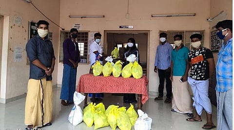 கரோனா காலத்தில் ஊருக்கு உதவும் தாழக்குடி கிராம இளைஞர்கள்!
