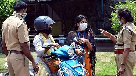 ஊரடங்கை மீறியதாக தமிழகத்தில் 2 லட்சம் பேருக்கு ரூ.1 கோடி அபராதம்