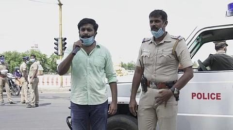 மதுரை காவல்துறையினருடன் இணைந்த சசிகுமார்: பொதுமக்களுக்கு வேண்டுகோள்