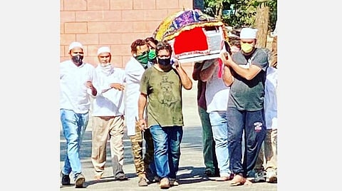 உங்களுக்கு மரணமே கிடையாது இர்ஃபான் பாய் - இறுதிச் சடங்கில் பங்கேற்ற தயாரிப்பாளரின் உருக்கமான பதிவு