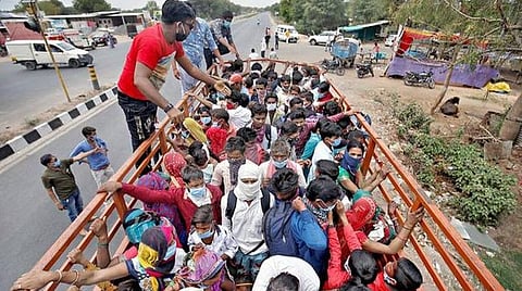 40 ஆயிரம் வெளி மாநில தொழிலாளர்கள் ராஜஸ்தானில் இருந்து சொந்த ஊர் புறப்பட்டனர்