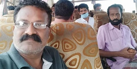 குஜராத் அரசின் லாக்டவுன் பாஸ் தமிழகத்தில் அனுமதிக்காததால் கிருஷ்ணகிரியில் தடுத்து நிறுத்தப்பட்ட 36 தமிழர்கள் 