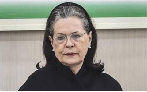 வெளிமாநில தொழிலாளர்கள் விவகாரம்: சோனியா தலைமையில் 22-ம் தேதி ஆலோசனை