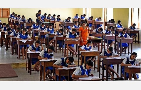 10-ம் வகுப்பு  பொதுத்  தேர்வு எப்படி நடத்தப்படும்?- அரசு அறிவிப்பு