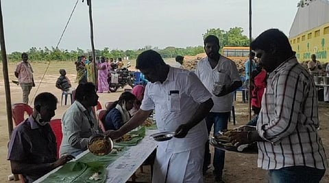 கரோனா தொற்றிலிருந்து காத்தவர்களை அழைத்து கவுரவித்த கிராமம்!