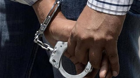 கரோனாவை ஒழிக்க அம்மன் கூறியதாக முதியவர் தலையை வெட்டிய சாமியார் கைது