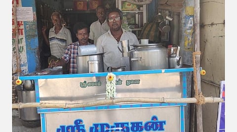 என் கடை... என் பாத்திரம்!- பாலித்தீன் பை பார்சல் டீக்குத் தடைபோட்ட தண்டபாணி