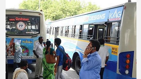 தமிழகத்தில் பேருந்து போக்குவரத்துக்கு அனுமதி : 37 மாவட்டங்கள் 8 மண்டலங்களாக பிரிப்பு : சென்னைக்கு அனுமதி இல்லை
