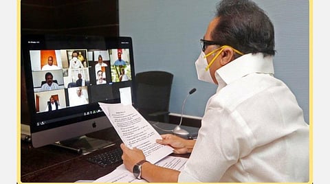 ஊரடங்கால் பாதிக்கப்பட்ட மக்களுக்கு மத்திய அரசு ரூ.7,500, மாநில அரசு ரூ.5,000 வழங்க வேண்டும்: திமுகவின் அனைத்துக் கட்சிக்கூட்டத்தில் தீர்மானம்